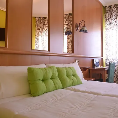 Hotel Aro's
